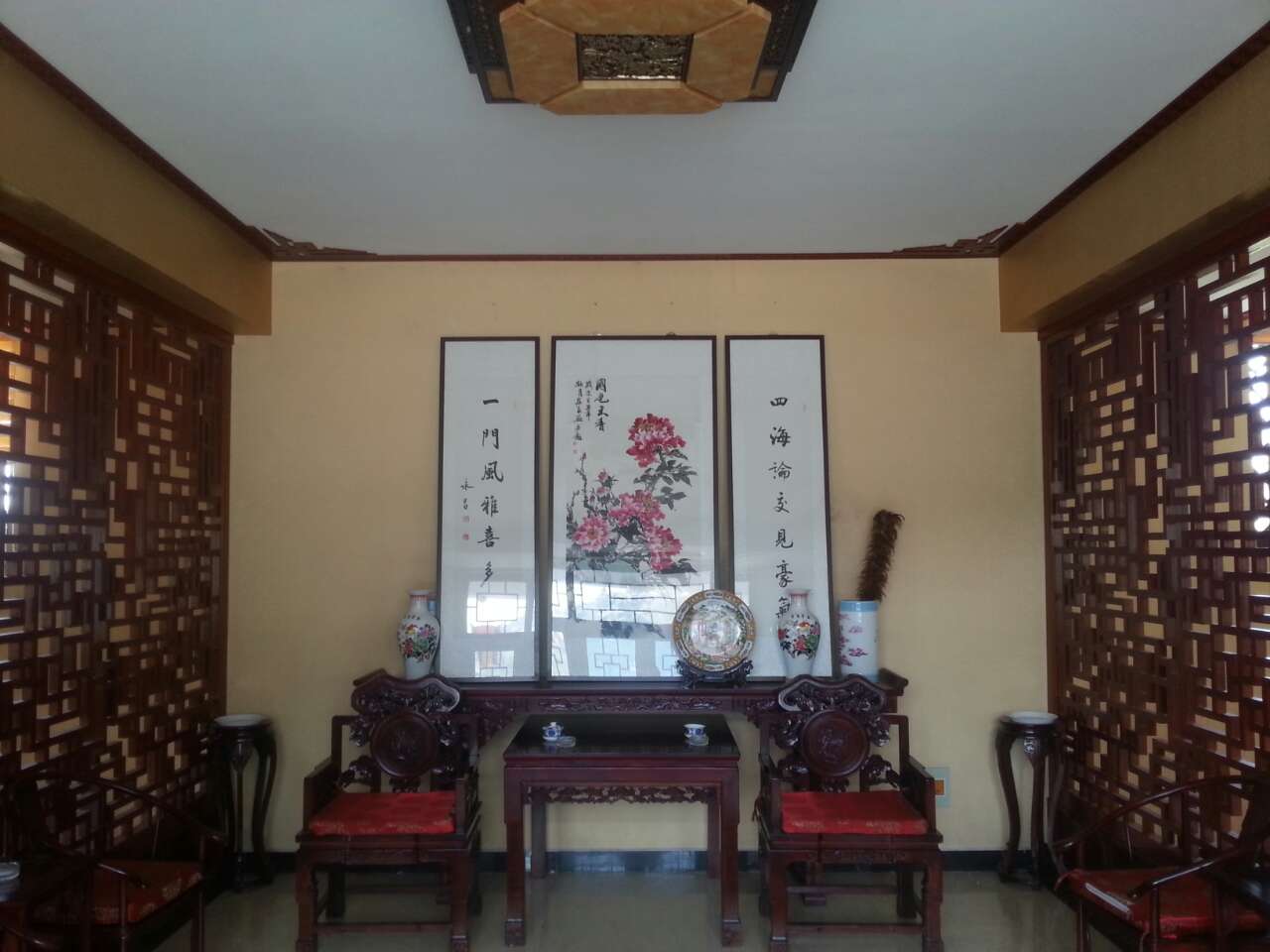 见山堂堂屋